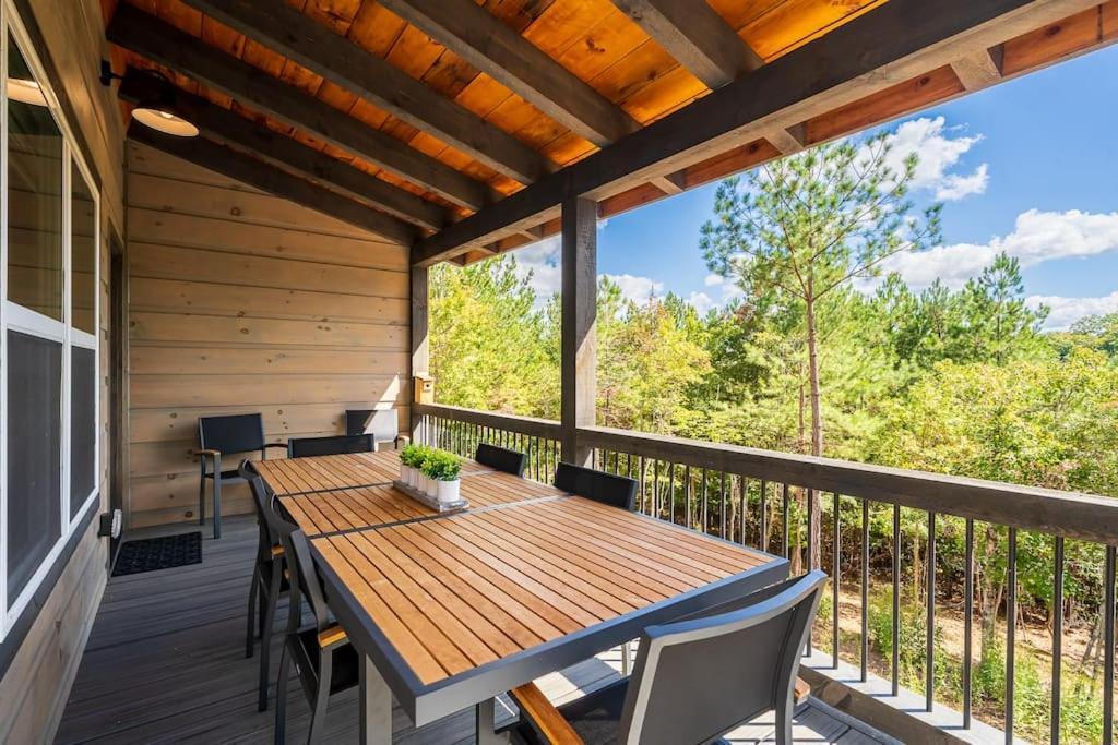 The Llaguna Lodge - New Cabin, Sleeps 10, Fire Pit, Hot Tub, In Blue Ridge , Ga Exterior photo