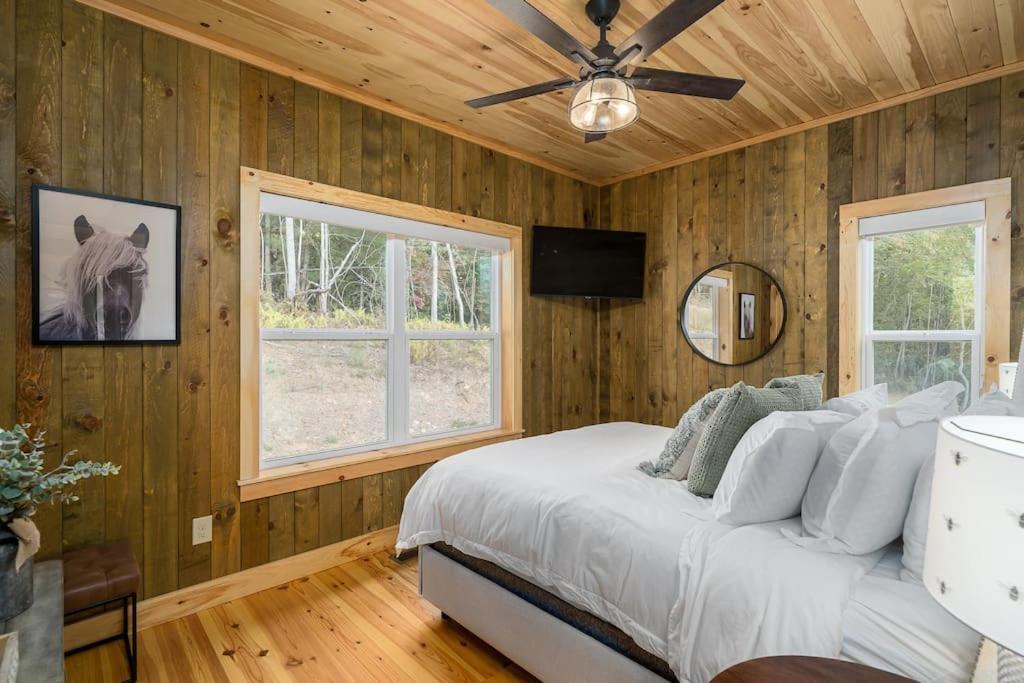 The Llaguna Lodge - New Cabin, Sleeps 10, Fire Pit, Hot Tub, In Blue Ridge , Ga Exterior photo